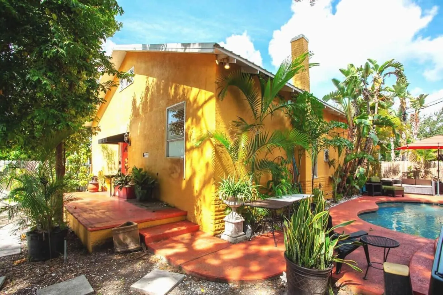 Historic Bungalow With Private Pool In Ybor City Tampa Vakantiehuis