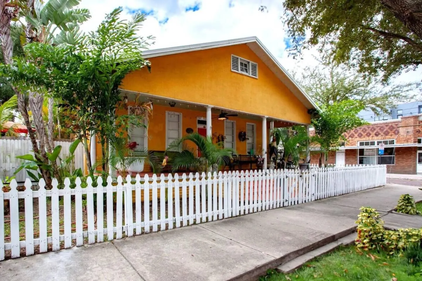 Historic Bungalow With Private Pool In Ybor City Tampa
