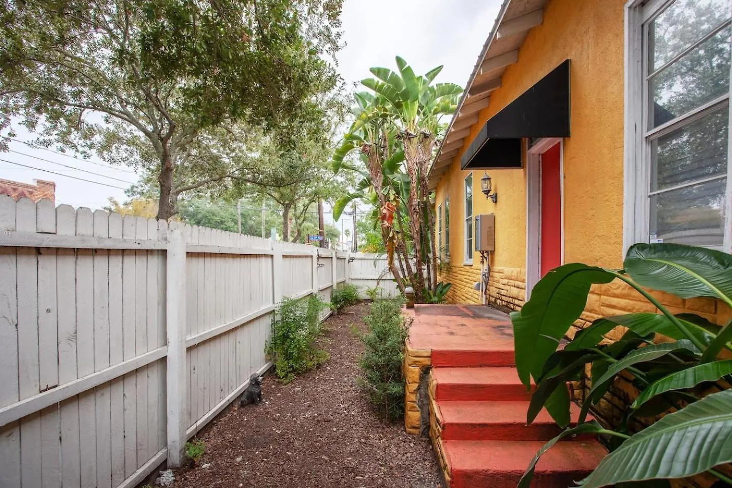 Historic Bungalow With Private Pool In Ybor City Tampa Prázdninový dům